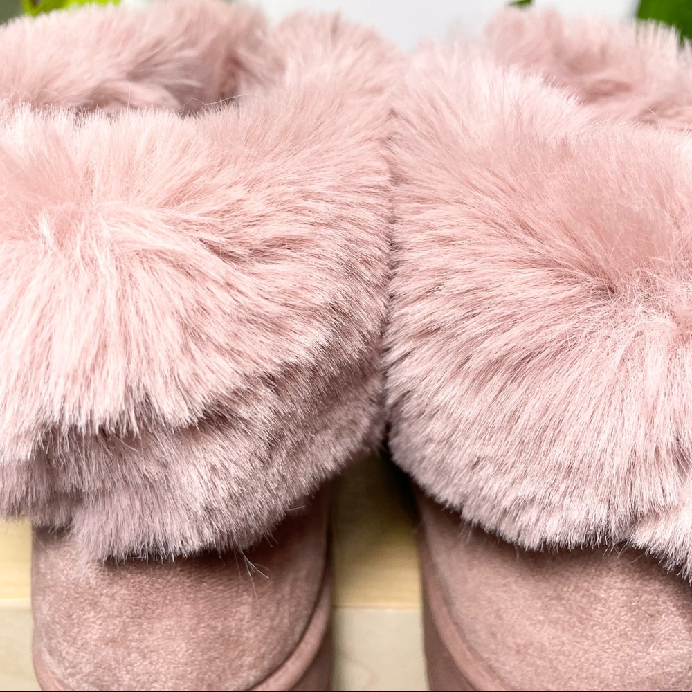 NWT 7.5, light pink fuzzy fur booties - Picture 5 of 9